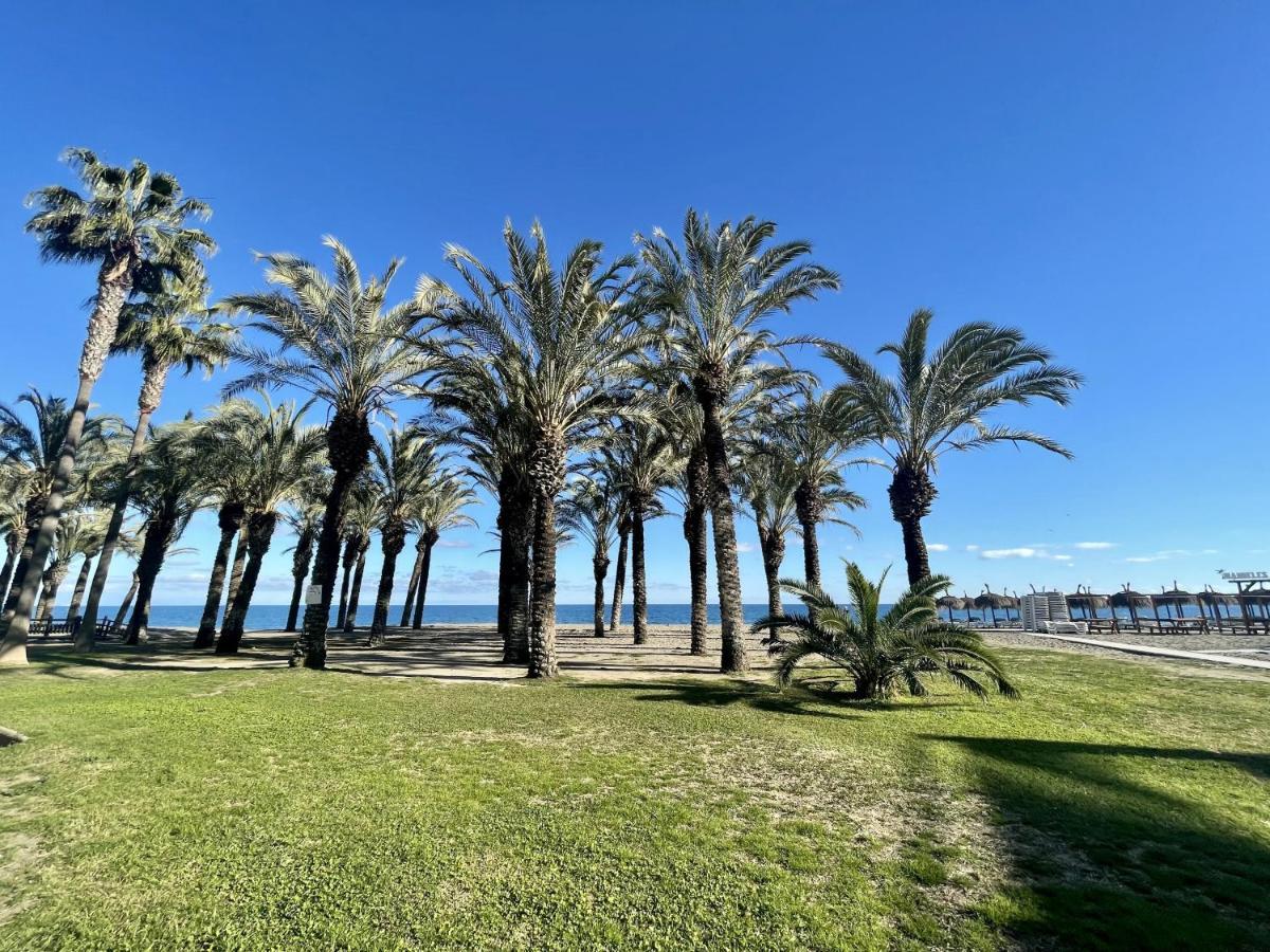 Exclusive Beachfront Apartment Torremolinos - Pool - Paddle - Tenis - Wifi - Central Aircon Exteriör bild