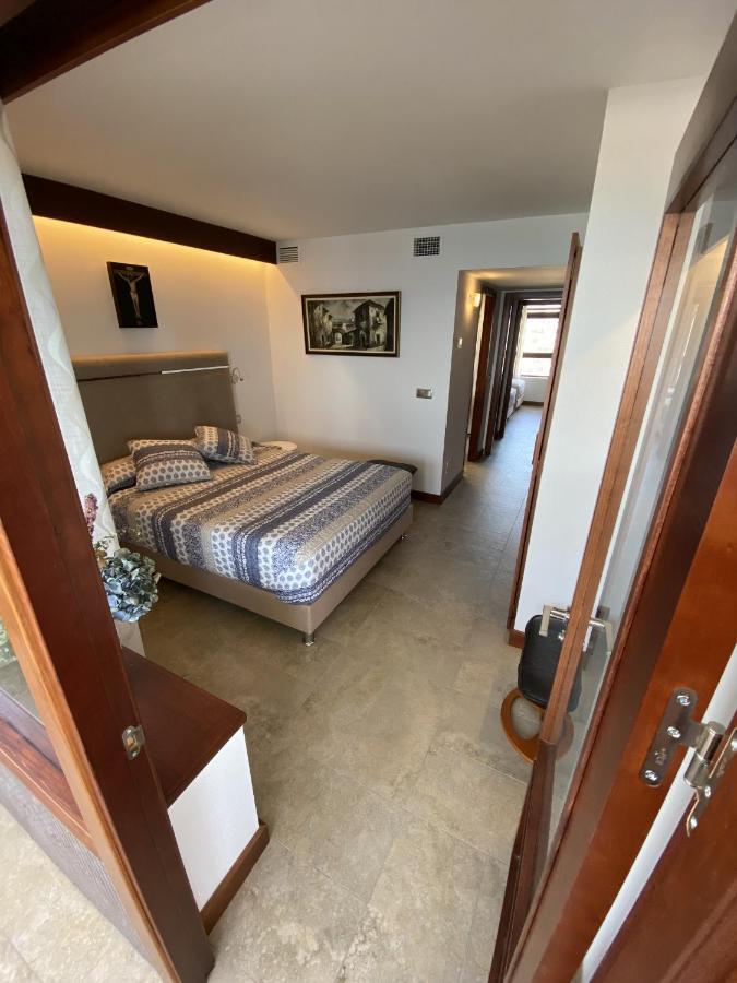 Exclusive Beachfront Apartment Torremolinos - Pool - Paddle - Tenis - Wifi - Central Aircon Exteriör bild