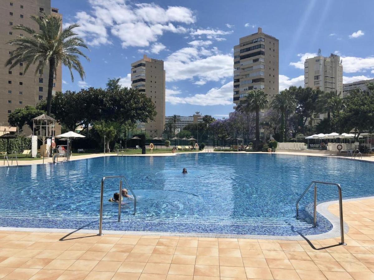 Exclusive Beachfront Apartment Torremolinos - Pool - Paddle - Tenis - Wifi - Central Aircon Exteriör bild